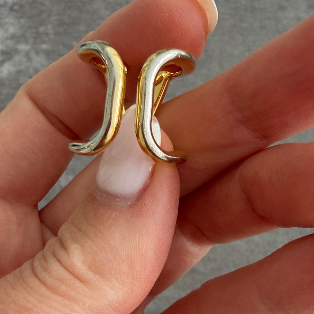 Valentino Garavani Gold Ring - Picture 4 of 8